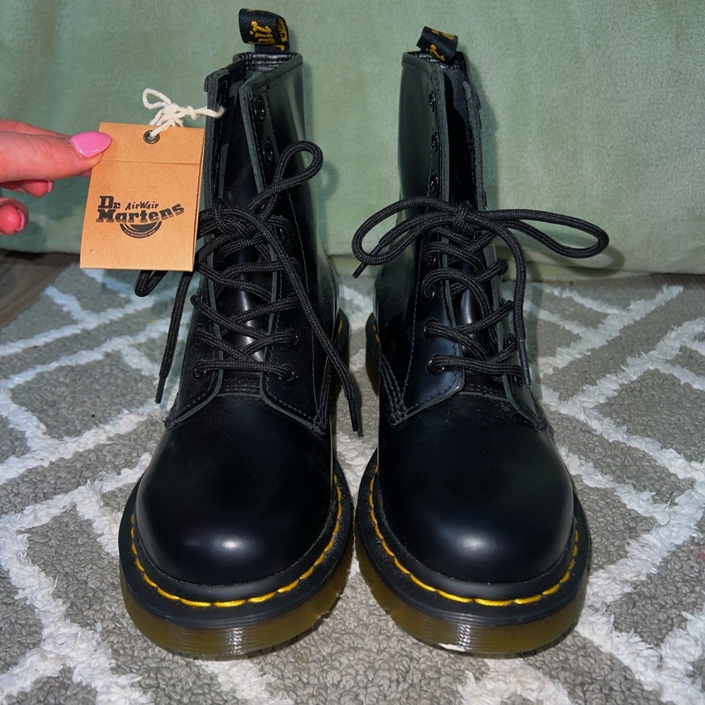 Doc Martens 1460 women’s smooth leather lace up boots. - Picture 1 of 5